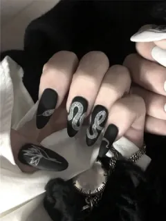 Negro blanco falso Uñas