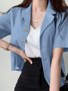 Blazer informal con botones en la parte delantera