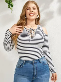 Camiseta con cordones a rayas de talla grande