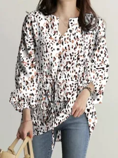 Blusa estampada con cordón en la cintura y manga farol