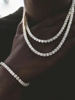 Cadena de garra de diamantes de imitación completa