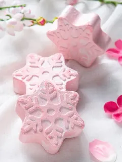 Bolas de sal de baño de flores de cerezo